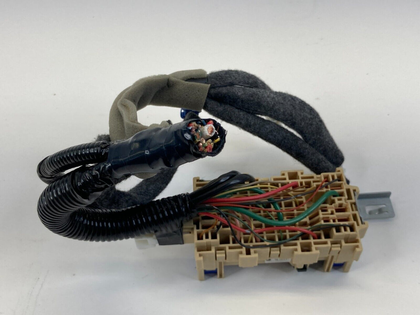 2013-2019 Nissan Sentra 1.8L L4 CVT Interior Cabin Dash Fuse Junction Relay Box