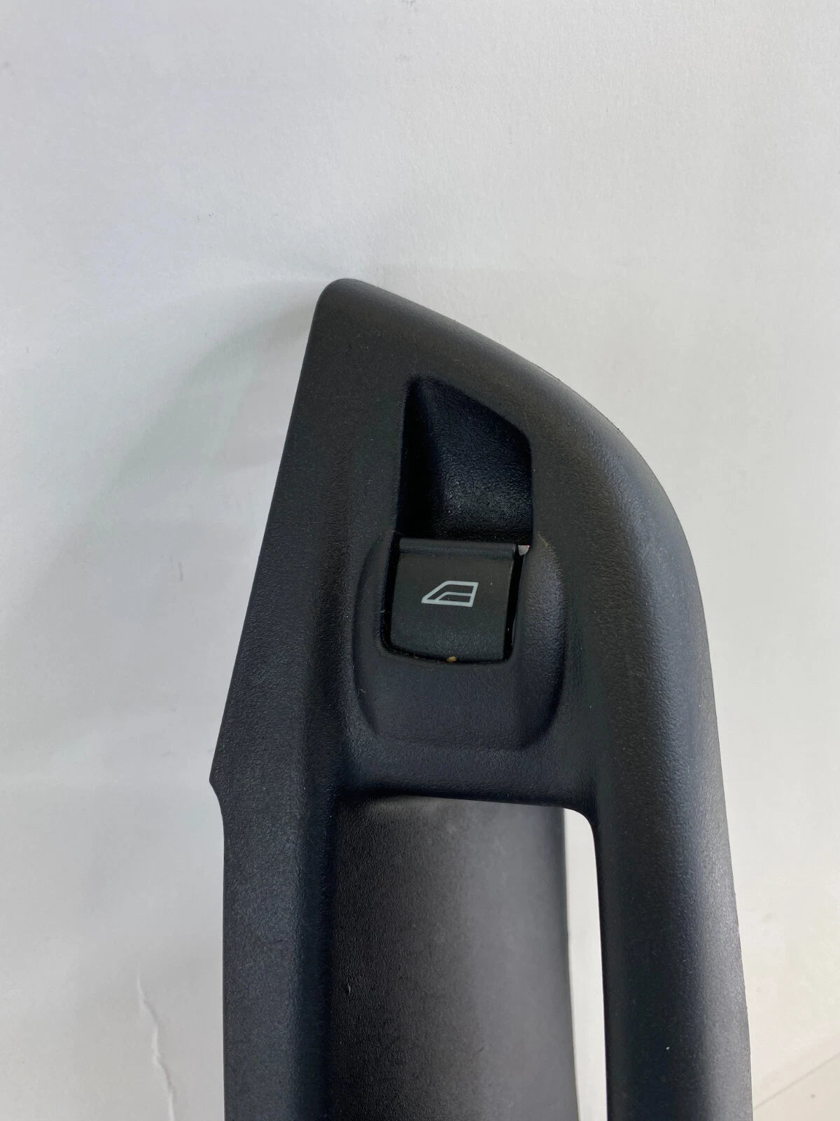 12-18 FORD FOCUS REAR LEFT WINDOW BUTTON CONTROL SWITCH W/ TRIM BM51-A237W21-BBW