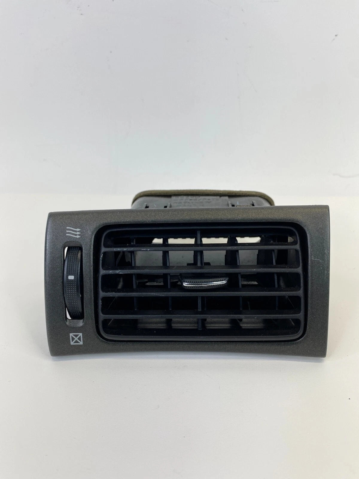 2002 2003 LEXUS ES300 DASH LEFT A/C AIR VENT GRILLE OUTER OUTLET 55650-33110