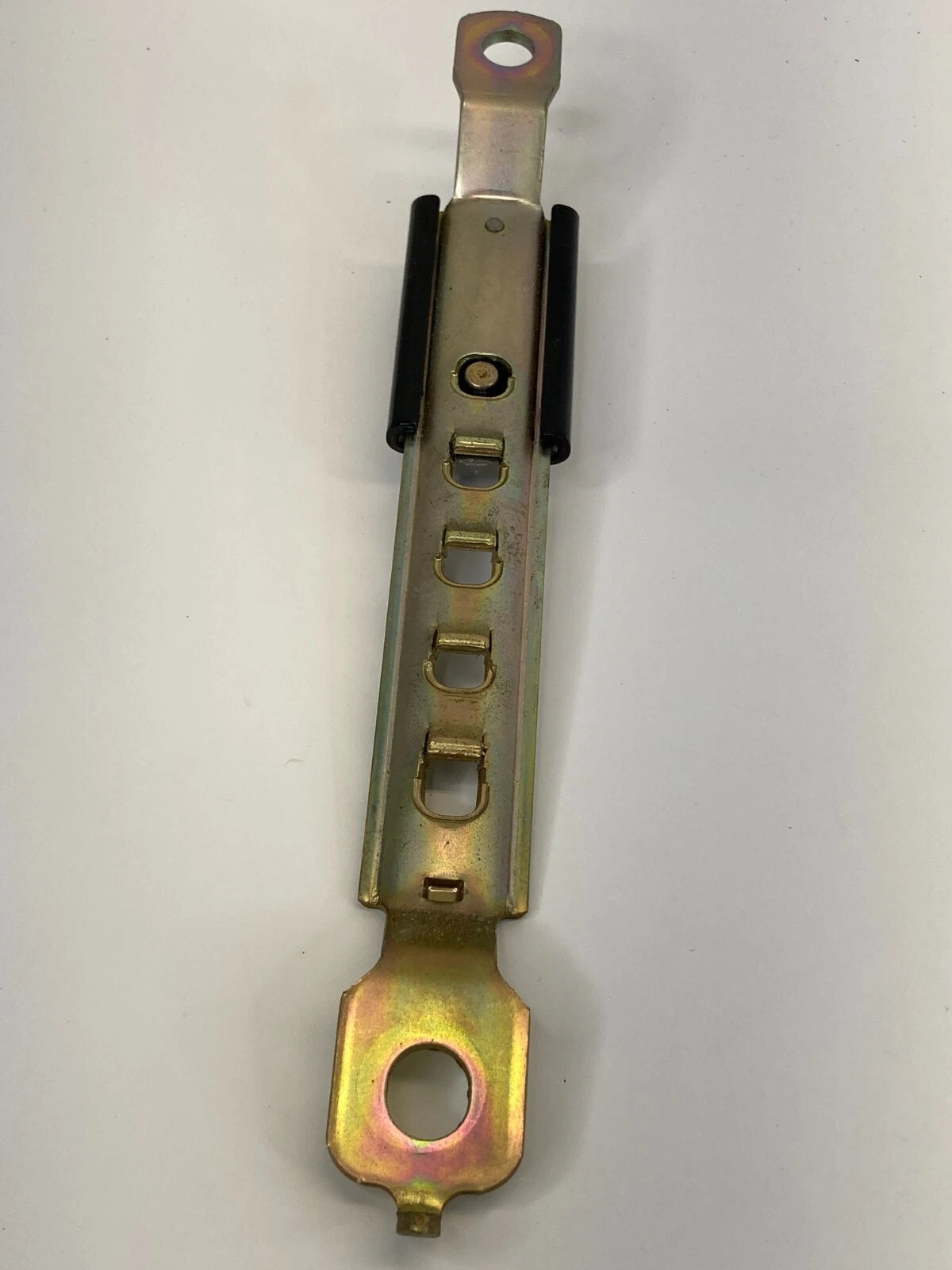 03 04 MITSUBISHI MONTERO SPORT FRONT RIGHT SEAT BELT HEIGHT ADJUSTER BRACKET OEM