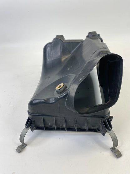 1999-2001 LEXUS ES300 ENGINE AIR CLEANER FILTER BOX CASE HOUSING 17701-0A010 OEM