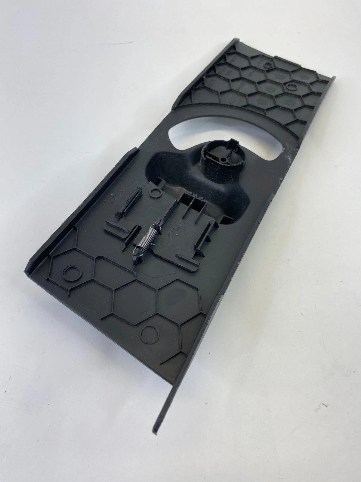 13-15 FORD POLICE INTERCEPTOR UTILITY CENTER PILLAR RIGHT SIDE UPPER TRIM COVER