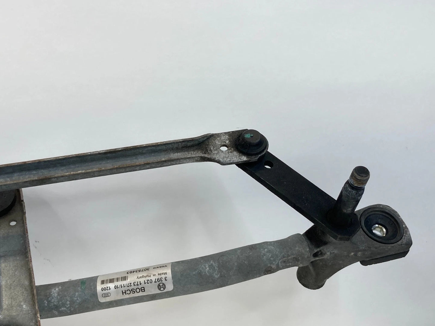 2011-2018 Volvo S60 Front Windshield Wiper Motor W/ Linkage 30753493 OEM