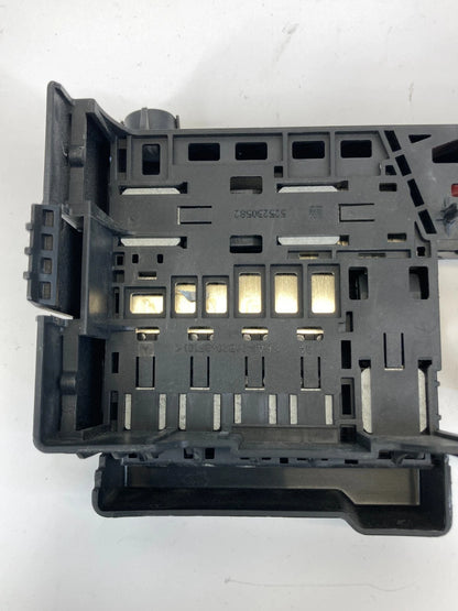 2011-2017 BUICK REGAL BATTERY FUSE BLOCK POSITIVE COMPARTMENT BLACK OEM 22902909