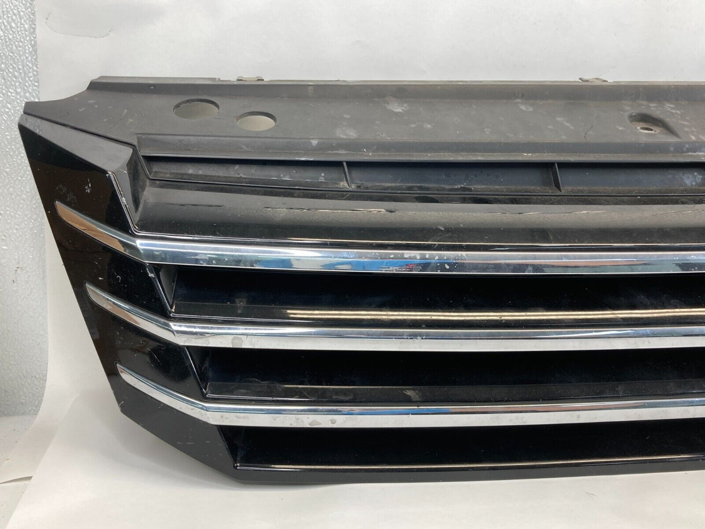 12-15 Volkswagen Passat Front Bumper Center Grill Grille w/ Emblem 561853651A