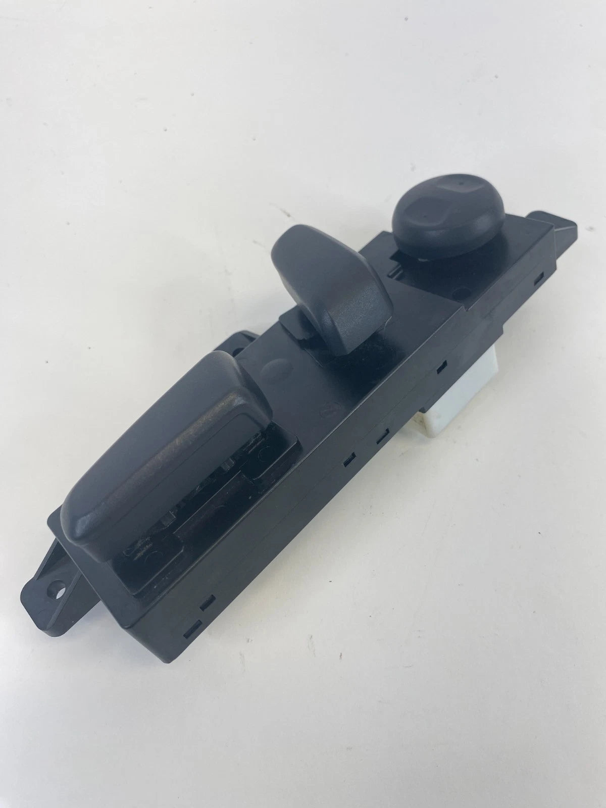 2015-2019 KIA SEDONA FRONT LEFT DRIVER POWER SEAT CONTROL SWITCH OEM