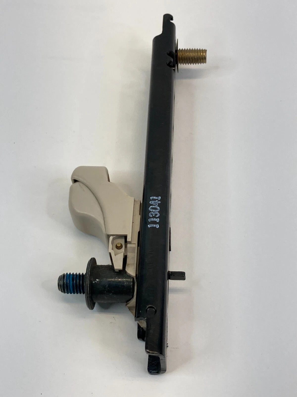 2003-2006 FORD EXPEDITION FRONT LEFT DRIVER SIDE SEAT BELT HEIGHT ADJUSTER OEM