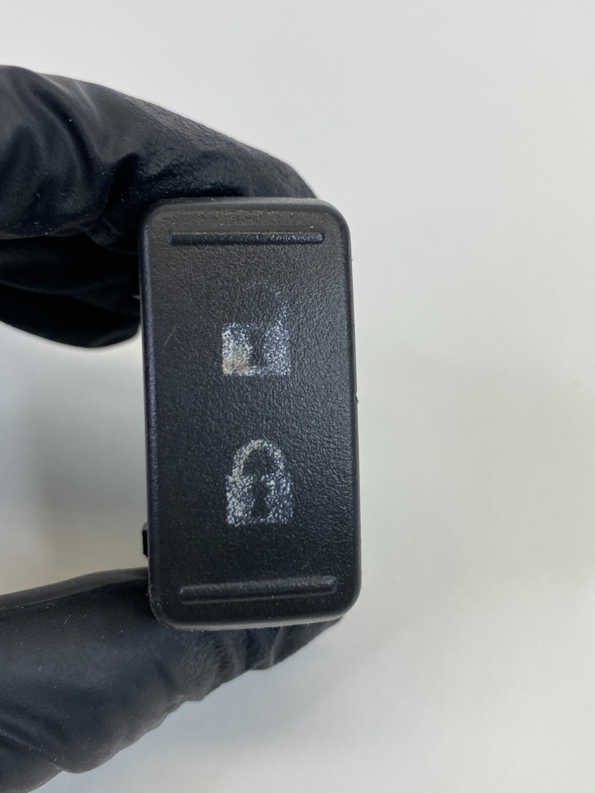 2007-2009 Suzuki XL-7 Front Left Driver Side Door Lock Control Switch Button OEM