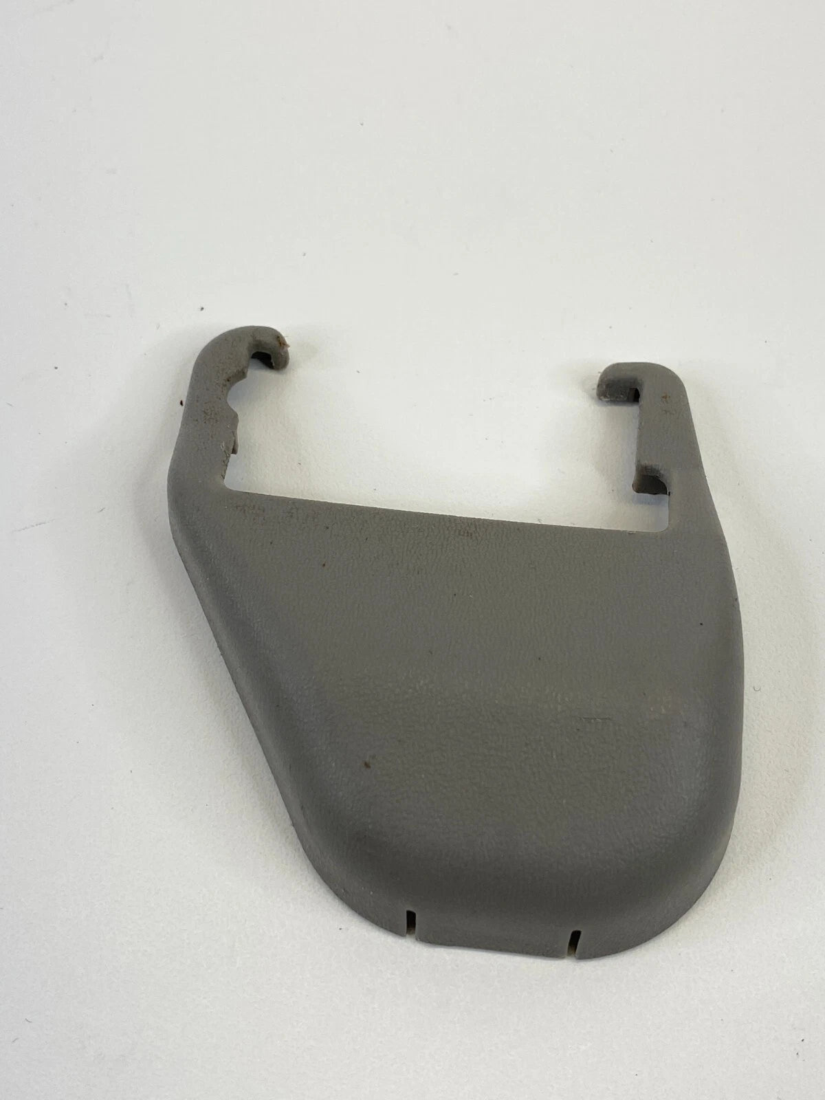 2002 2003 LEXUS ES300 FRONT RIGHT PASSENGER SEAT TRACK END COVER CAP TRIM OEM