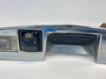 10-16 CADILLAC SRX LIFTGATE TAILGATE LICENSE MOLDING HANDLE W/ CAMERA 20902911