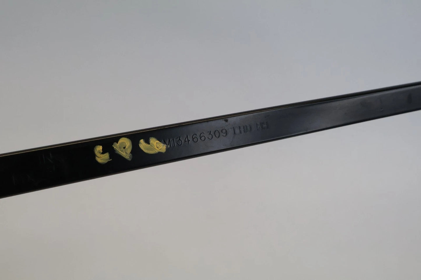 2016-2019 CHEVROLET CRUZE FRONT WINDSHIELD WIPER ARM PAIR SET GM13466309 OEM