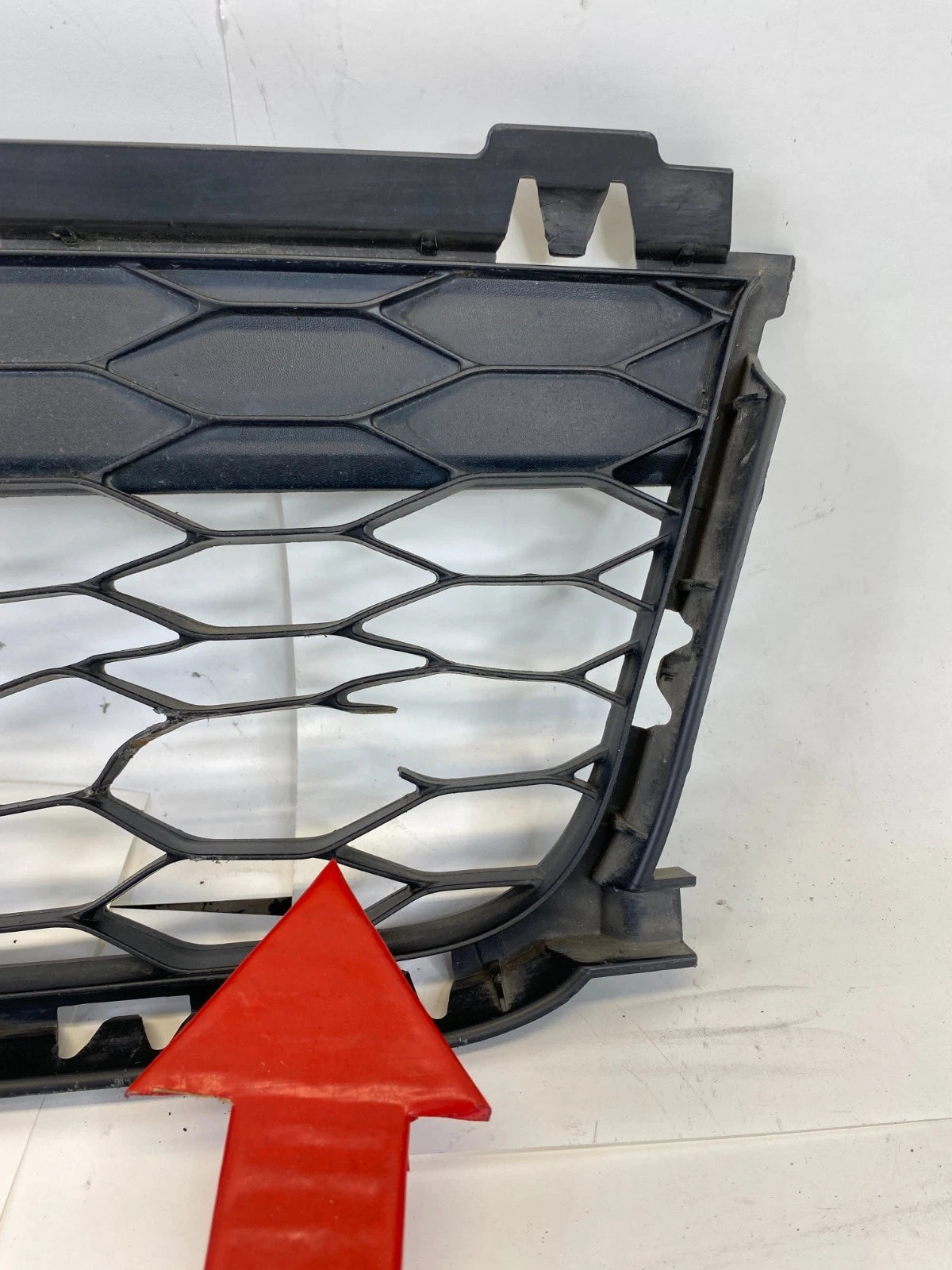 2016-2019 FORD EXPLORER INTERCEPTOR BUMPER MESH GRILLE FRONT LOWER FB5Z-17K945-A