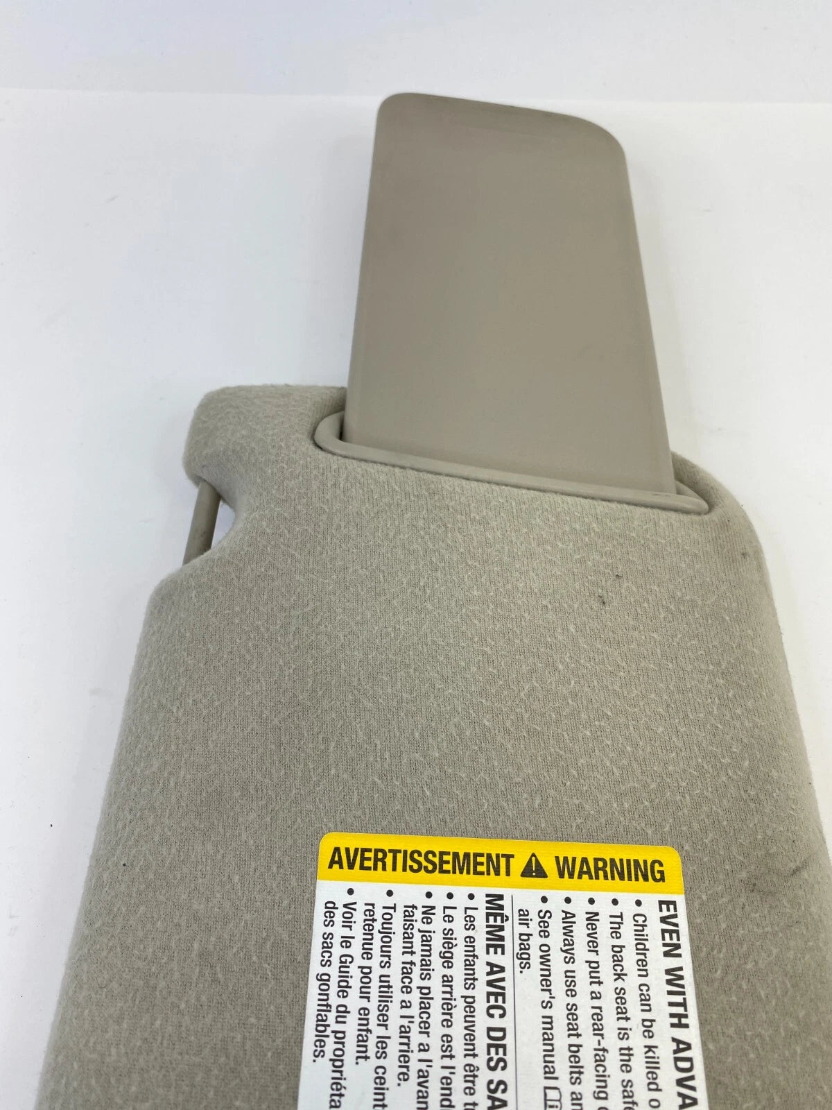 2003 2004 CHEVROLET AVALANCHE 1500 RIGHT SIDE SUNVISOR SUN VISOR SHADE OEM