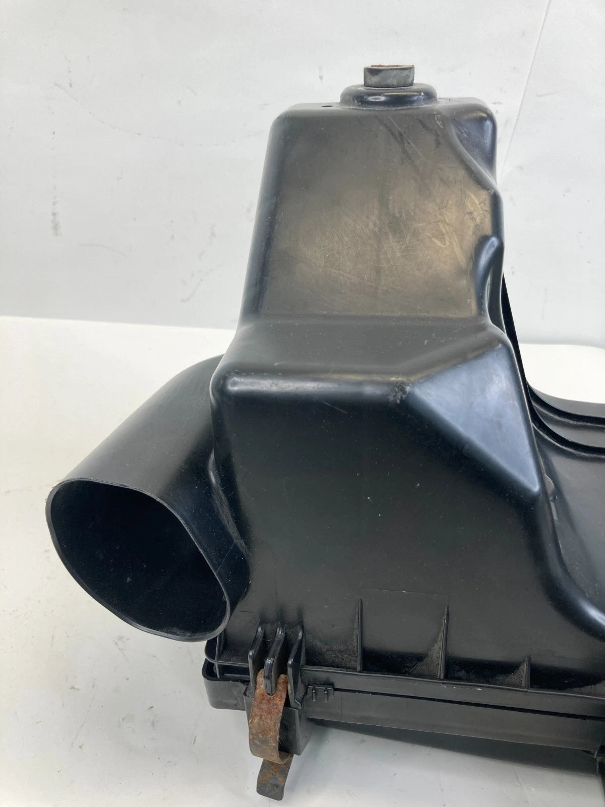 2010-2015 TOYOTA PRIUS AIR CLEANER INTAKE BOX FILTER HOUSING 17812-37030 OEM