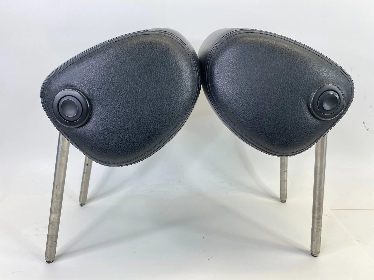 2001-2005 VW JETTA GOLF FRONT LH & RH SET HEADREST HEAD REST LEATHER BLACK OEM