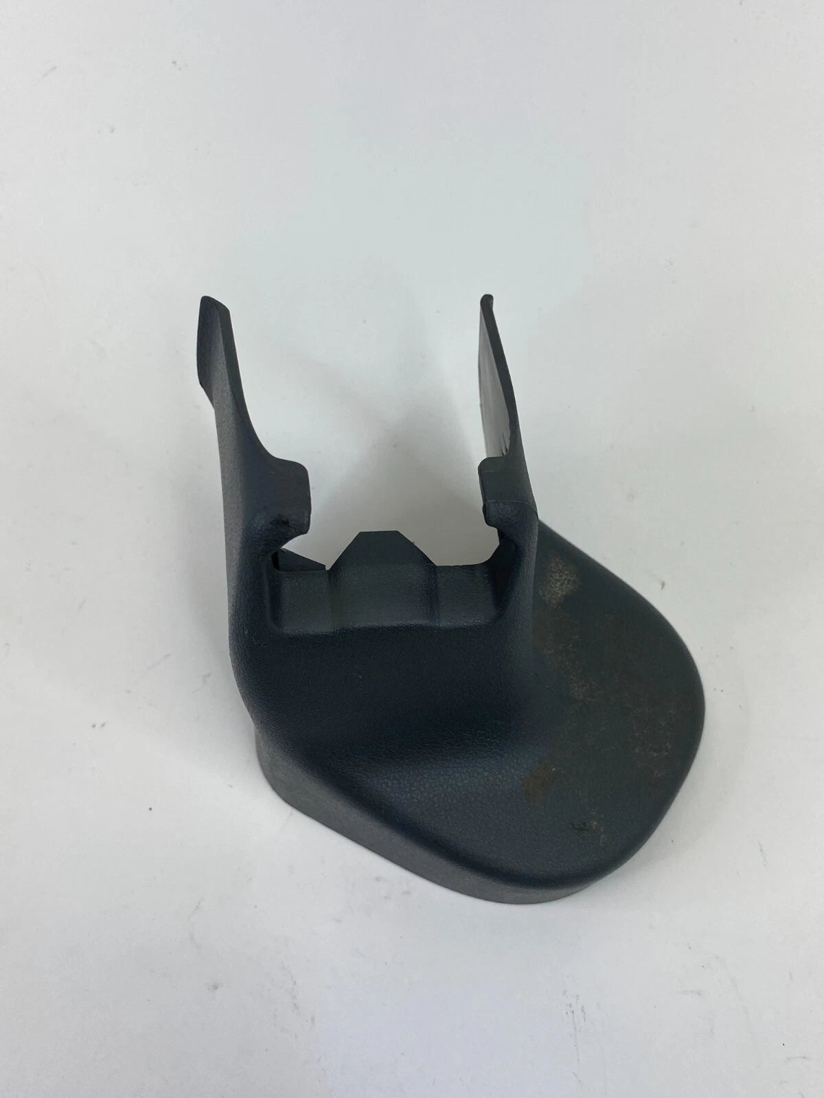2010-2015 TOYOTA PRIUS FRONT RIGHT SEAT TRACK END COVER END CAP TRIM 72137-47040