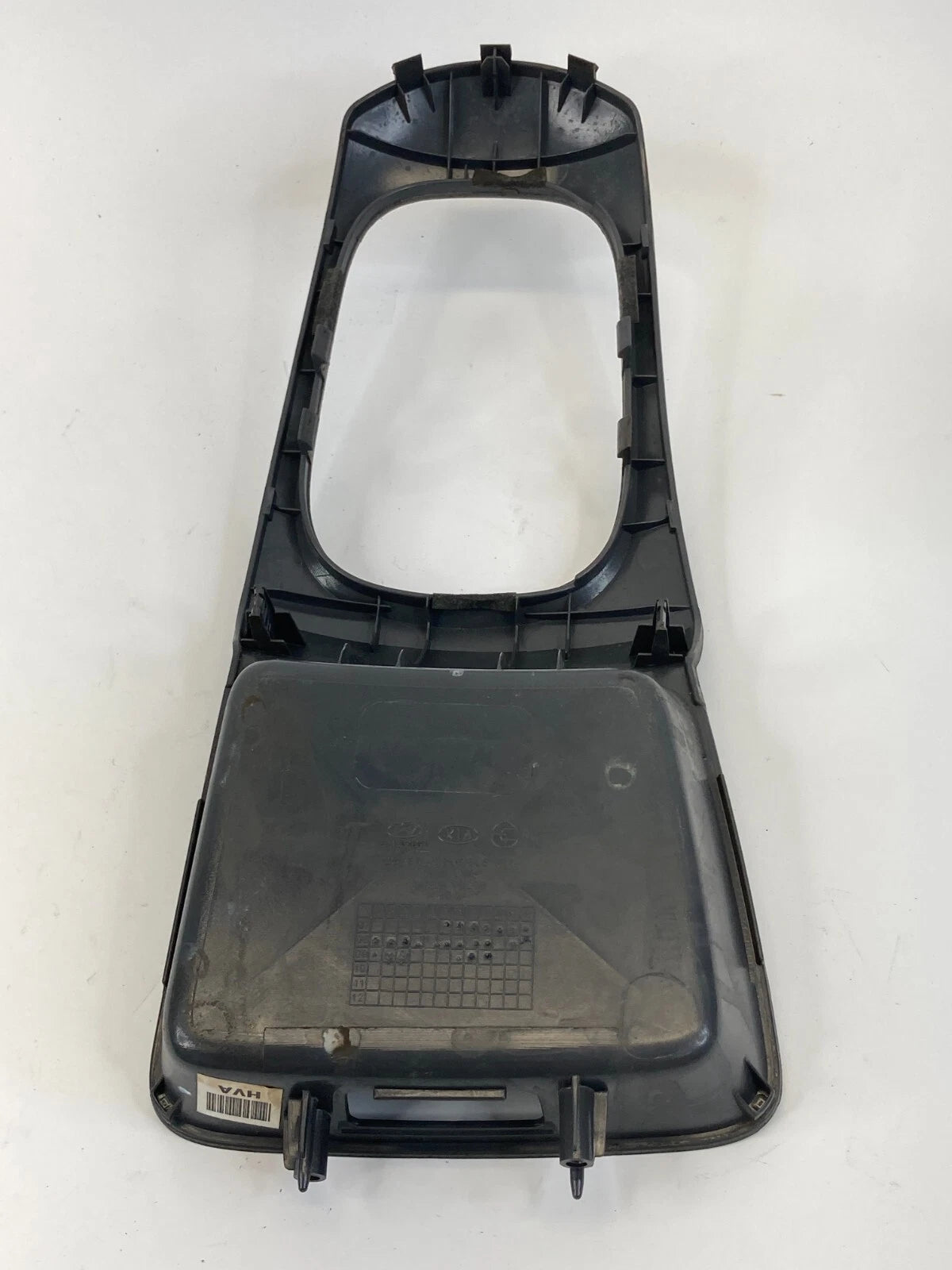 2009-2011 KIA RIO CENTER CONSOLE SHIFT SHIFTER PANEL TRIM BEZEL 84630-1G250 OEM