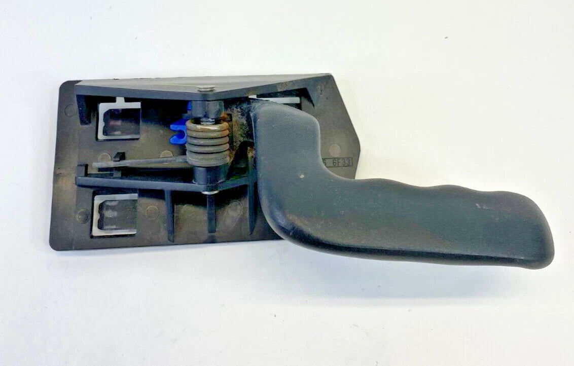 2000-2006 GMC YUKON FRONT RIGHT PASSENGER SIDE INTERIOR INNER DOOR HANDLE OEM