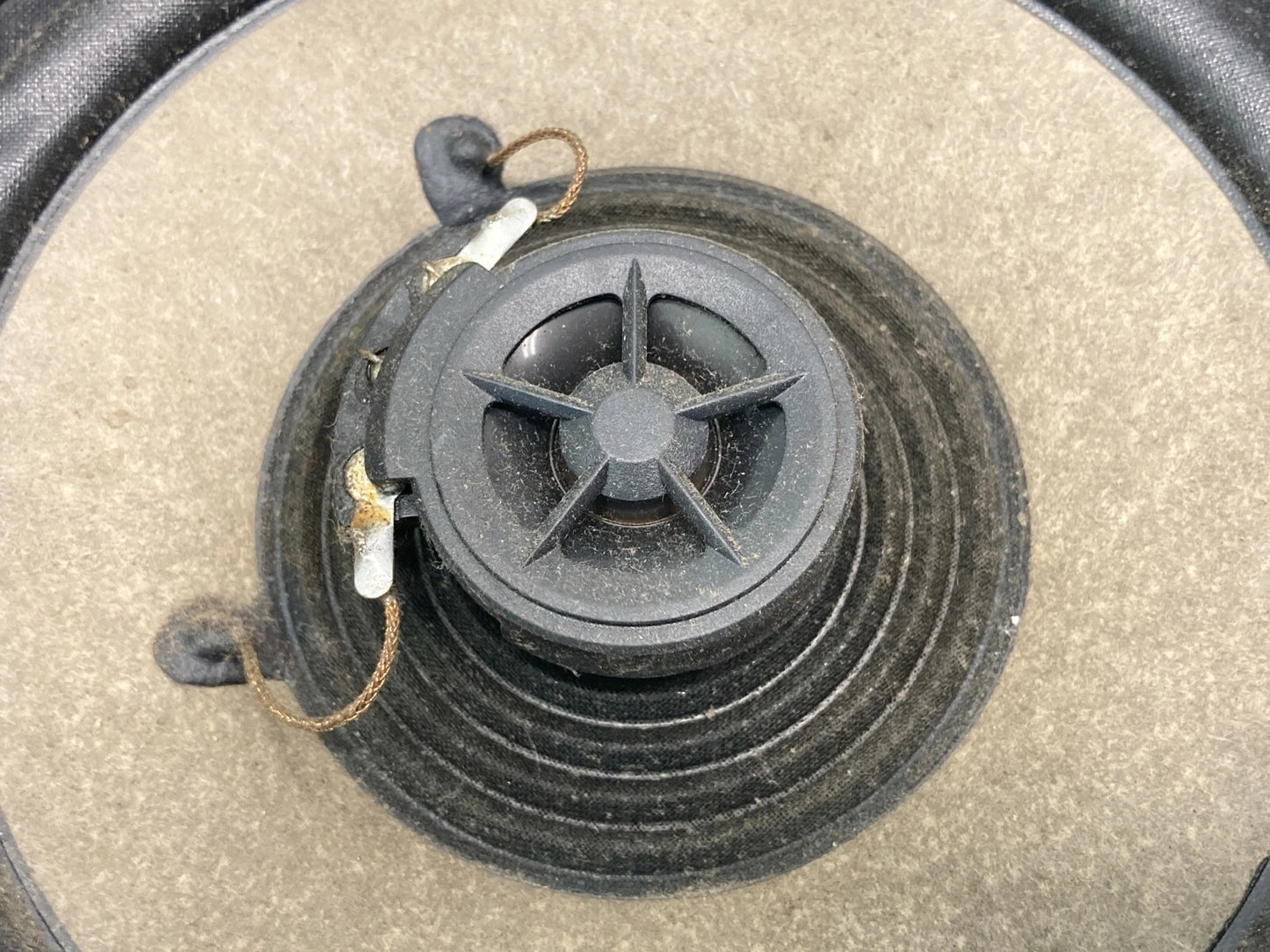 05-08 CHEVROLET UPLANDER 05 06 MONTANA REAR LEFT DOOR SPEAKER AUDIO 15883024 OEM