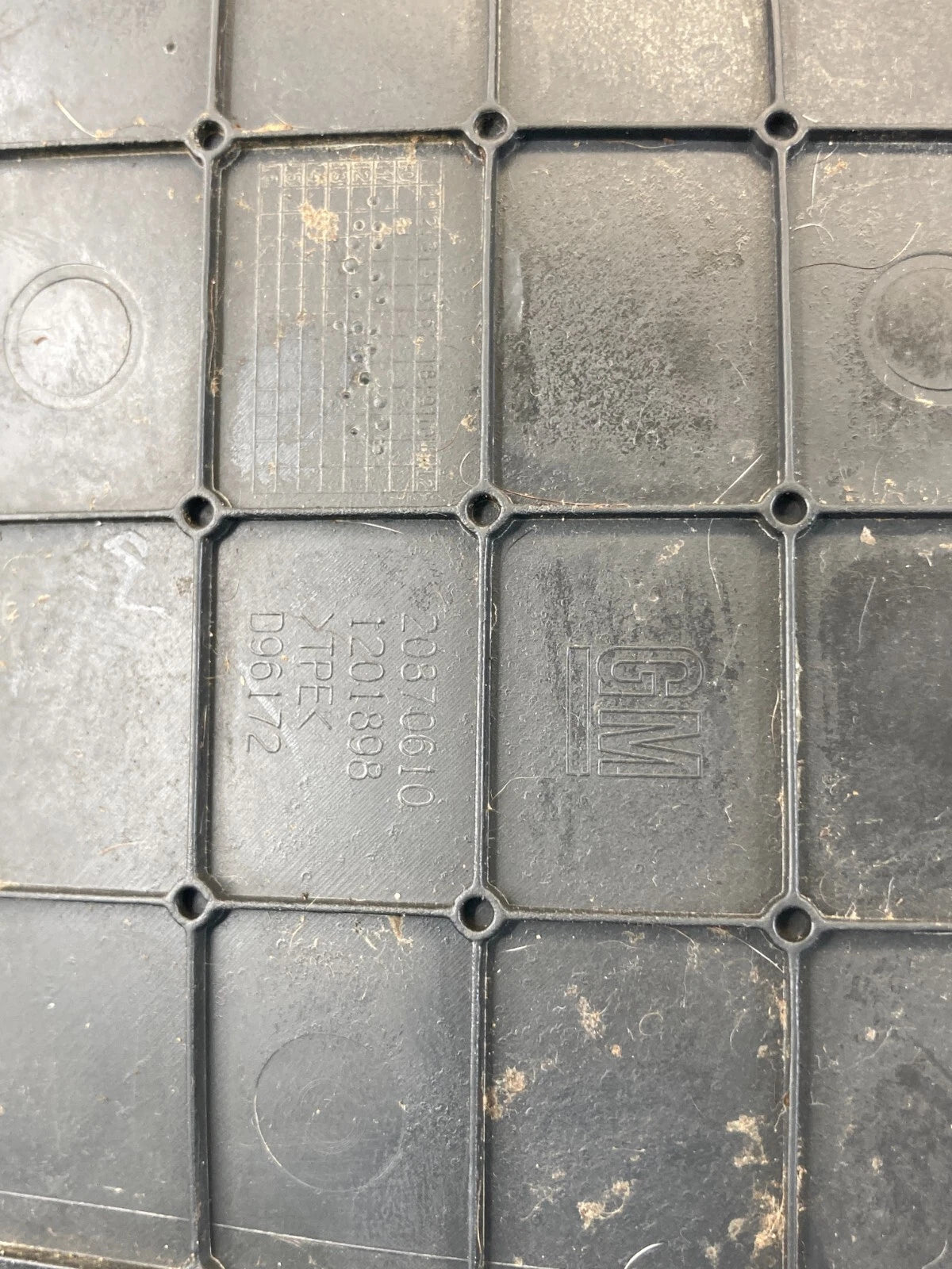 2012-2015 CHEVROLET CAPTIVA SPORT CENTER CONSOLE LINER MAT INSERT 20870610