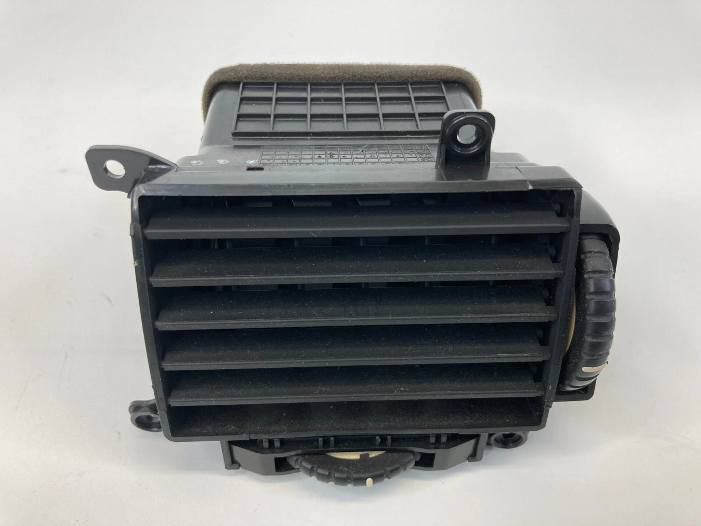 2004-2006 KIA SPECTRA DASH CENTER RIGHT SIDE PANEL A/C HEAT VENT LD-84-890A OEM