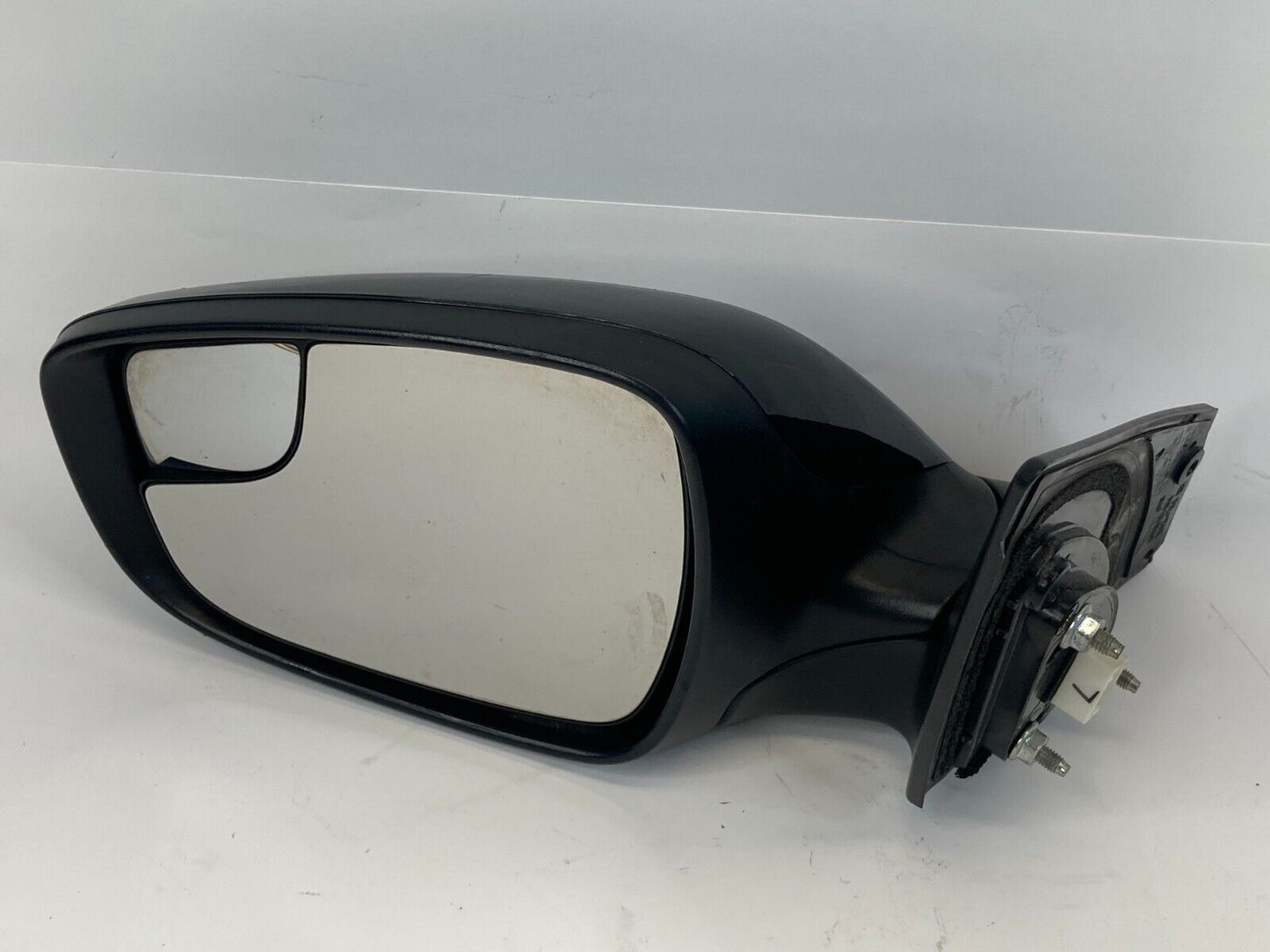 2014-2016 Hyundai Elantra Front Left Driver Side View Power Mirror E4023404 OEM