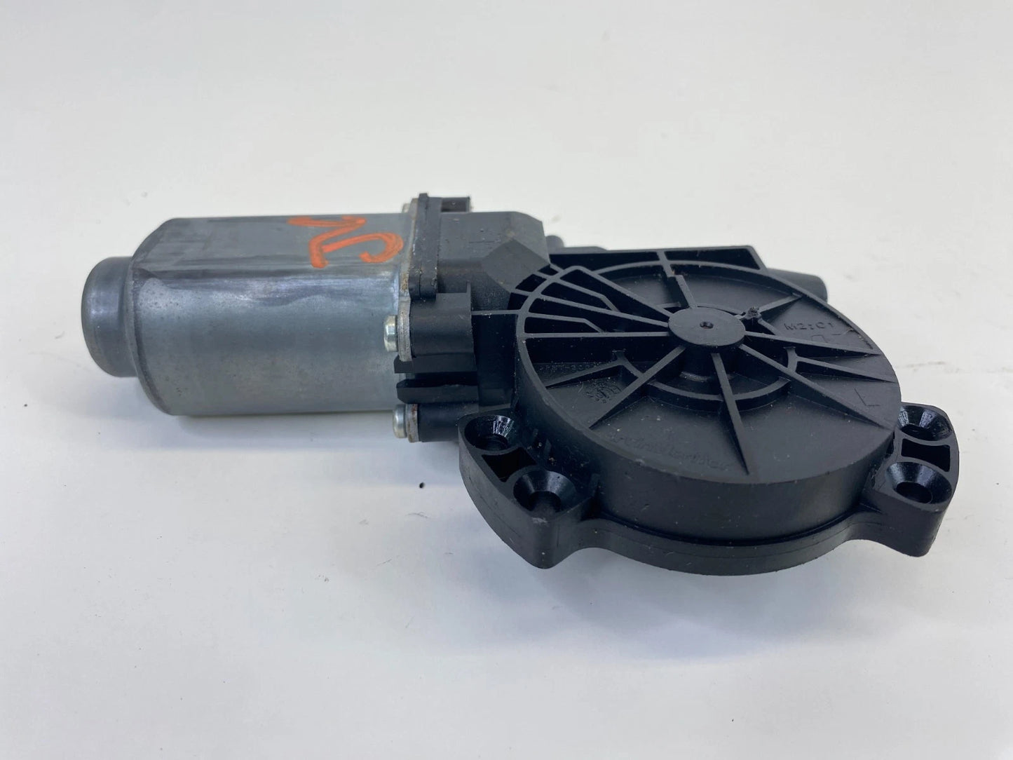 2006-2010 HYUNDAI SONATA REAR LEFT SIDE POWER WINDOW MOTOR OEM 400899