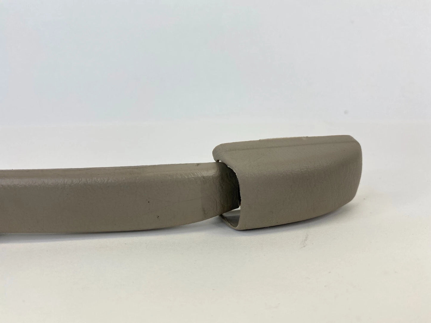 1998-2002 TOYOTA COROLLA REAR RIGHT INSIDE ROOF GRIP GRAB ASSIST STRAP HANDLE