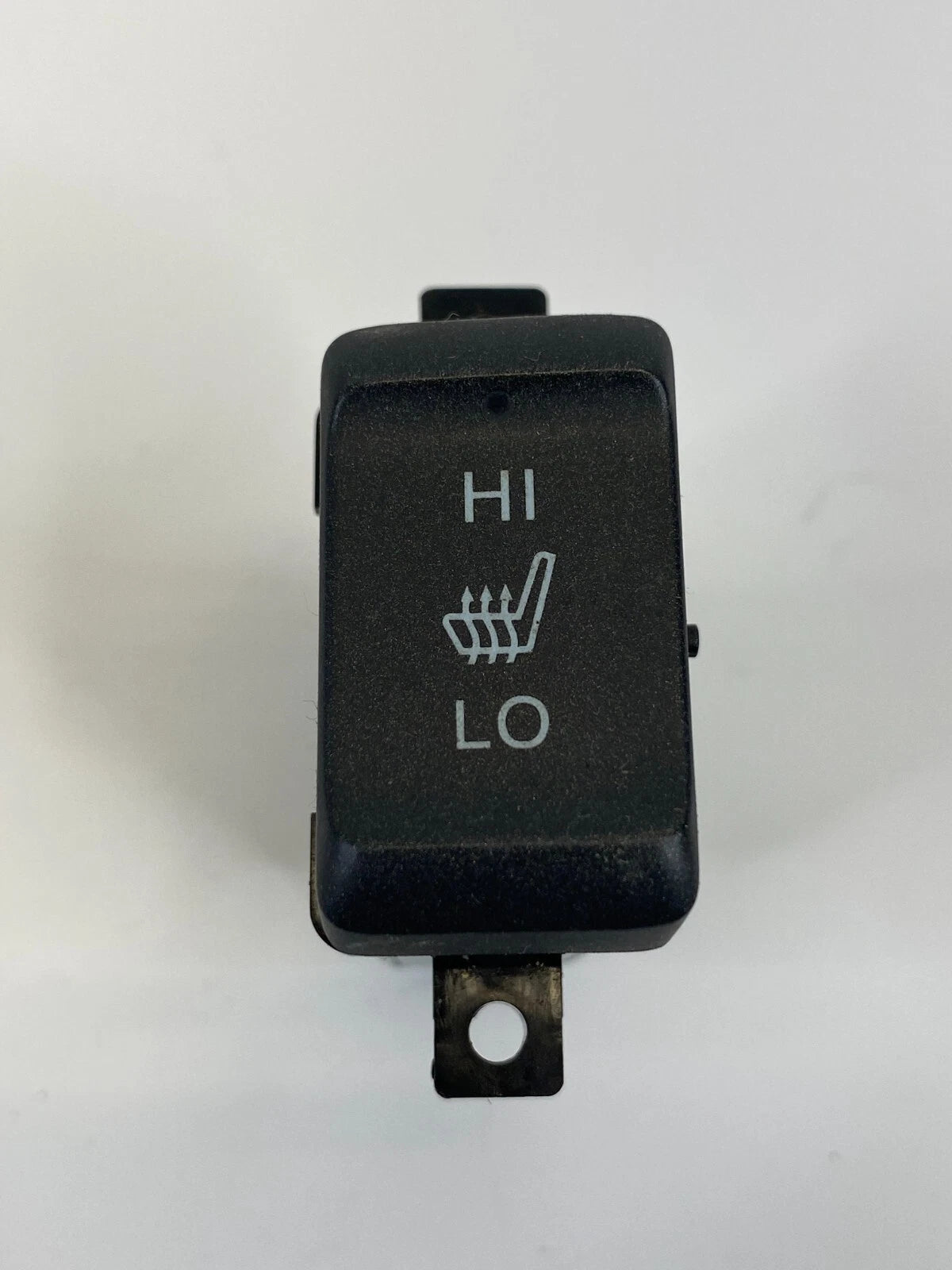 03-07 HONDA ACCORD SEDAN CENTER CONSOLE HEATED SEAT SWITCH BUTTON M22831 OEM