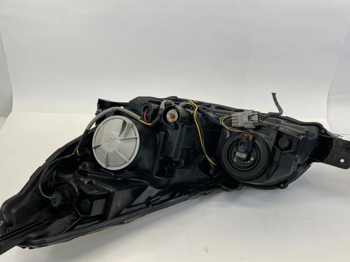2013 2014 SUBARU OUTBACK LEGACY FRONT RIGHT PASSENGER HEADLIGHT HEADLAMP OEM