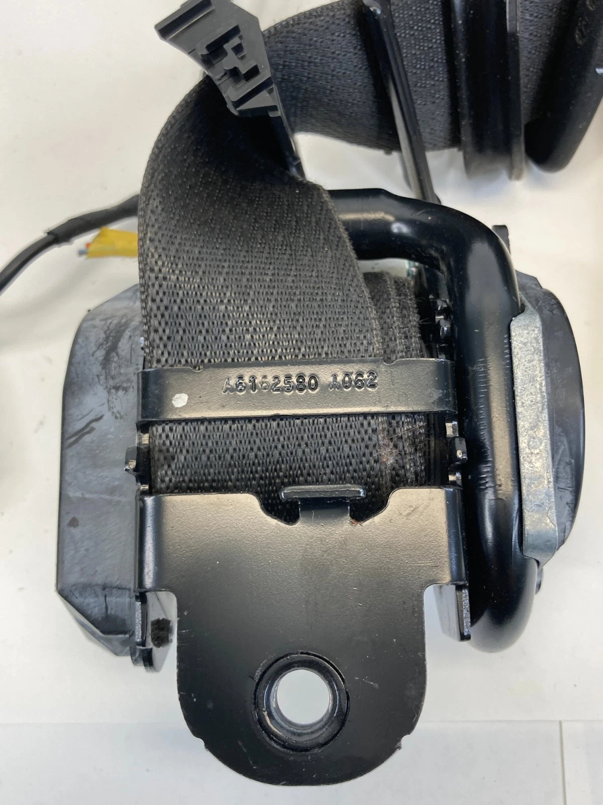 11-16 CHEVY CRUZE FRONT LEFT DRIVER SEAT BELT RETRACTOR & TENSIONER 616263700C