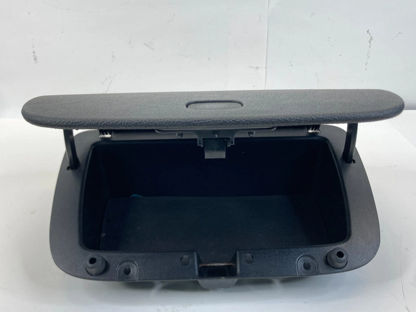 07-11 CHEVROLET HHR CENTER UPPER DASH STORAGE CUBBY COMPARTMENT EBONY 15846500