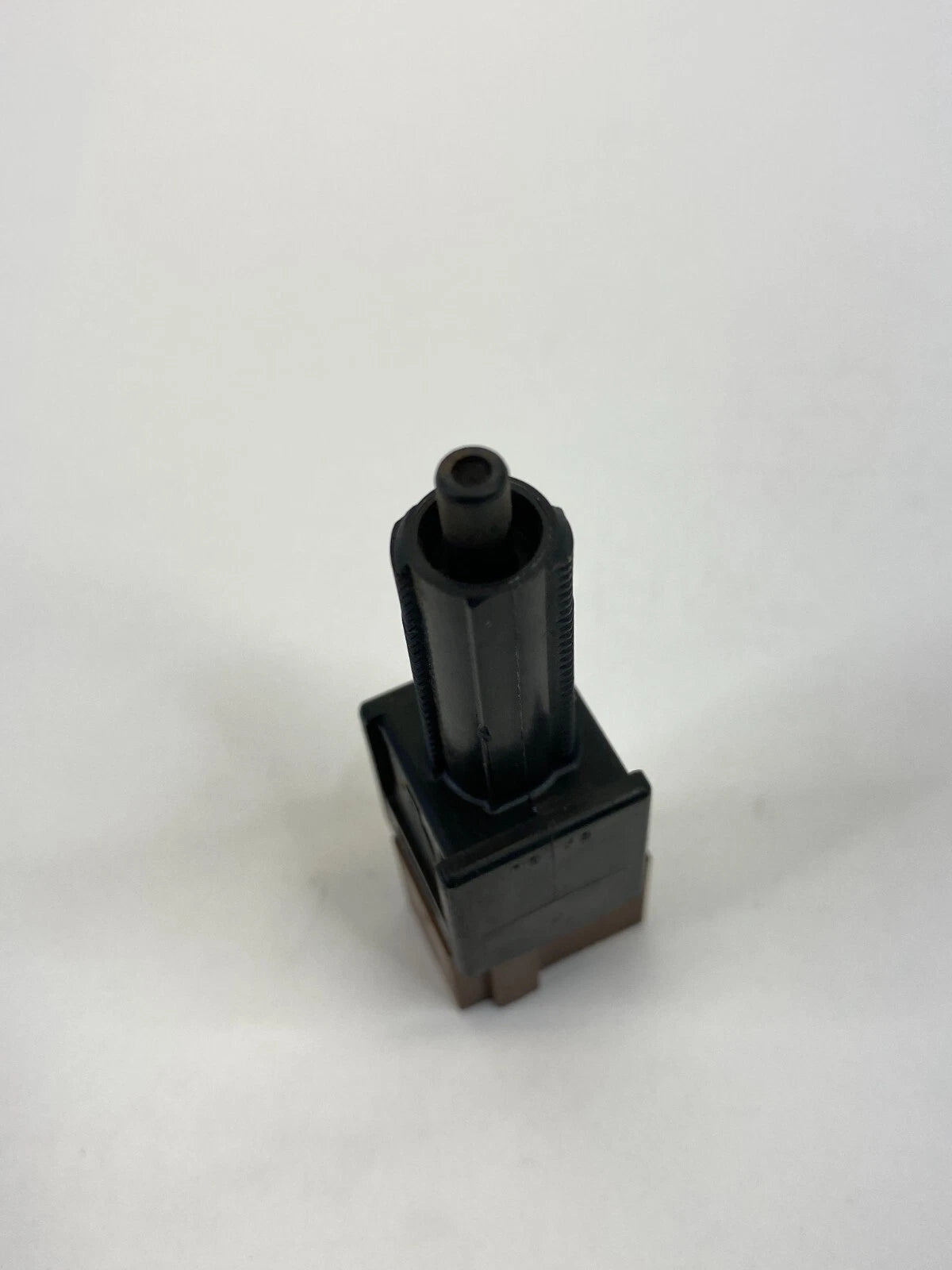 2007-2012 NISSAN ALTIMA BRAKE STOP LAMP LIGHT STOPLAMP SWITCH BUTTON OEM