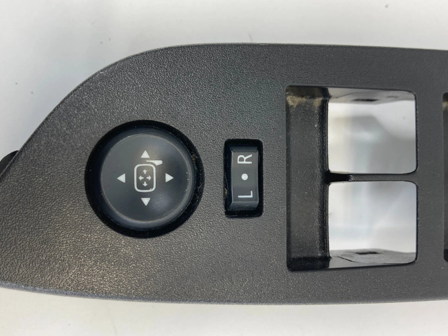2010-2017 GMC TERRAIN FRONT LEFT SIDE DOOR WINDOW SWITCH BEZEL TRIM 25946838