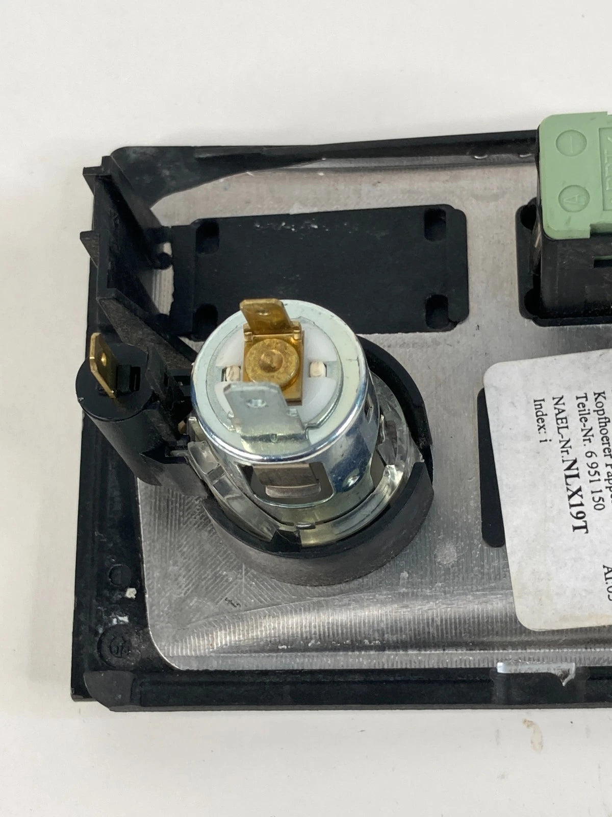 2006 2007 BMW 530XI REAR CENTER CONSOLE POWER OUTLET LIGHTER SOCKET 6951150 OEM