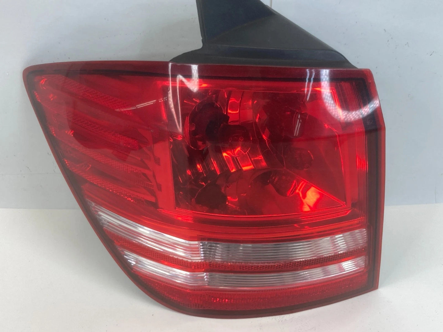 2009-2020 DODGE JOURNEY REAR LEFT OUTER TAIL LIGHT TAILLIGHT LAMP 05067785A OEM