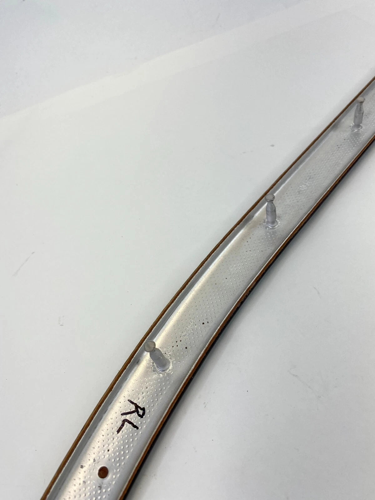 2008 VOLVO XC70 2008 VOLVO V70 REAR LEFT SIDE DOOR PANEL MOLDING TRIM BEZEL OEM