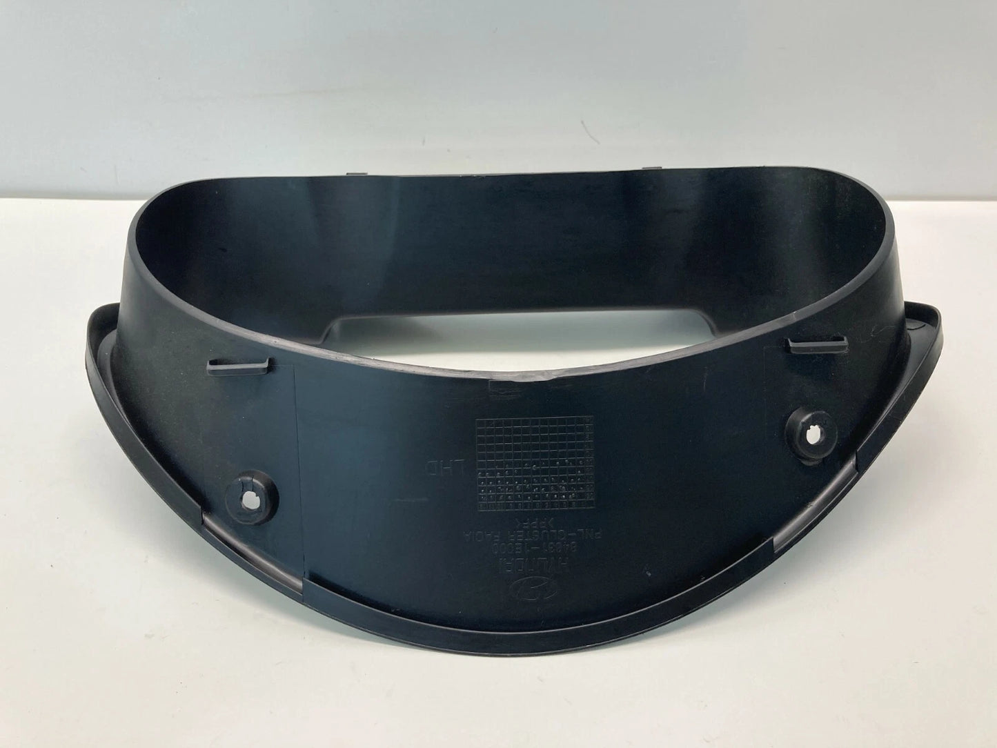 2006-2011 HYUNDAI ACCENT SPEEDOMETER CLUSTER BEZEL TRIM SURROUND 84832-1E000 OEM