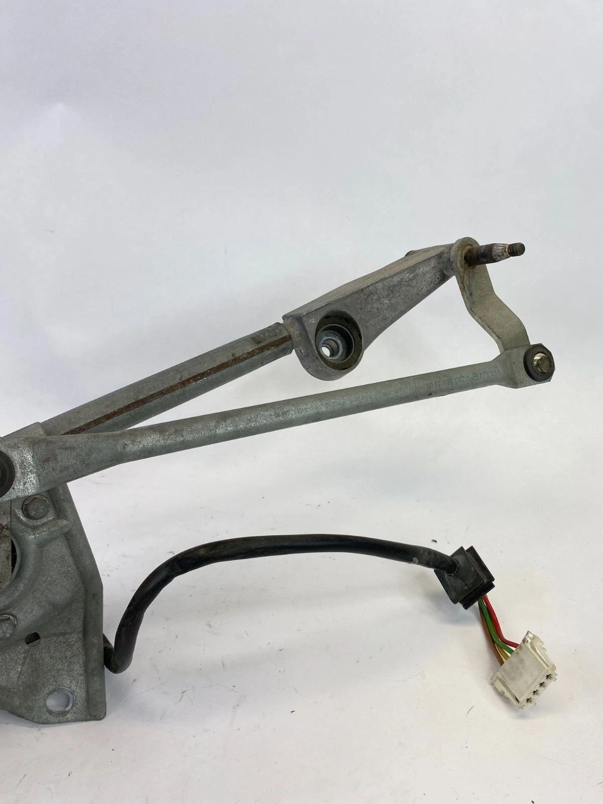 2001-2005 MERCEDES C240 WAGON WINDSHIELD WIPER MOTOR W/ LINKAGE OEM A2038200342