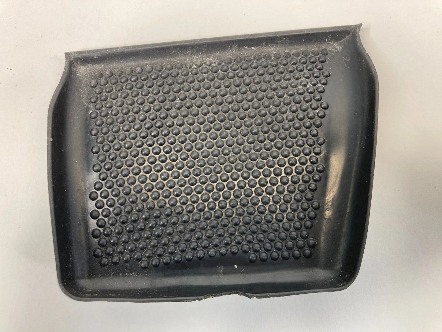 1999-2005 PONTIAC GRAND AM LEFT DASH SIDE RUBBER TRAY INSERT MAT 22611802 OEM