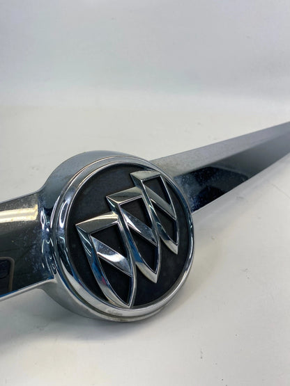 11-13 BUICK REGAL REAR TRUNK TAILGATE MOLDING TRIM GARNISH W/ EMBLEM 132266400