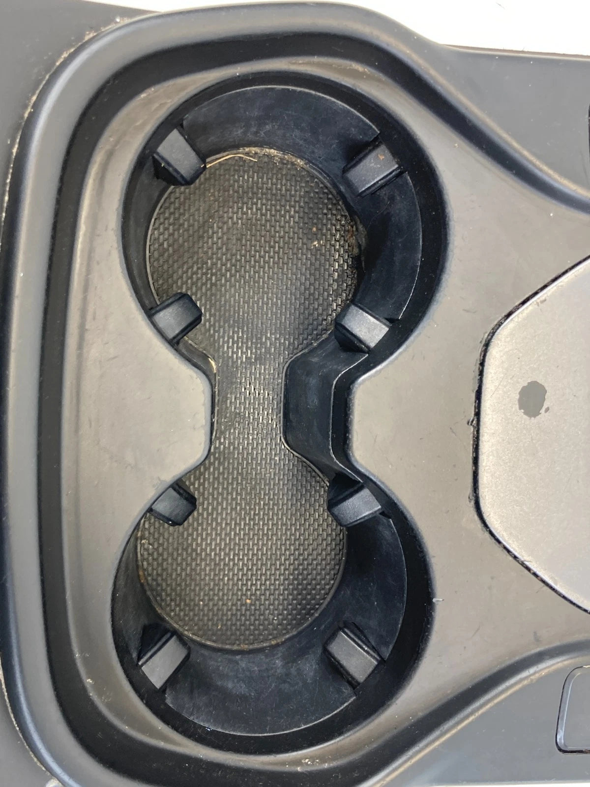 2013-2019 HYUNDAI SANTA FE CENTER CONSOLE SHIFTER BEZEL W/ CUP HOLDER & SWITCHES