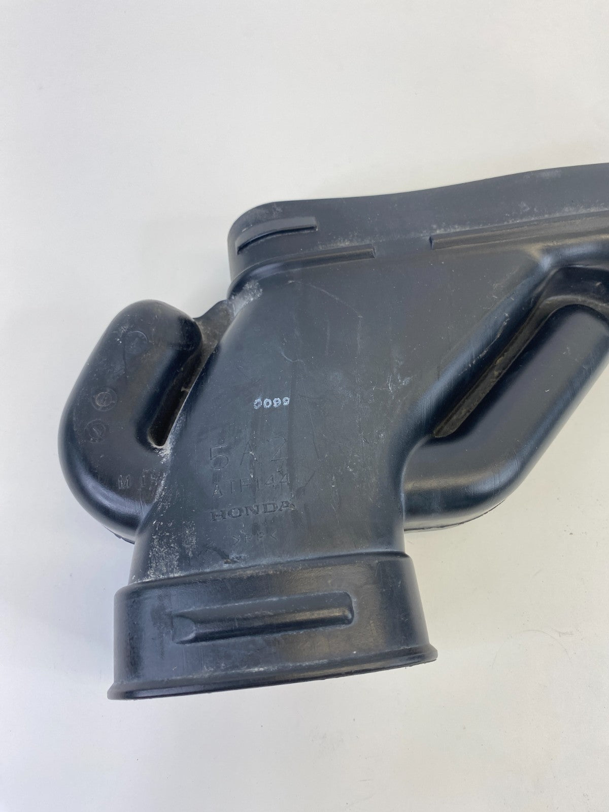 2013 2014 2015 2016 2017 Honda Accord Air Intake Cleaner Upper Duct Tube OEM