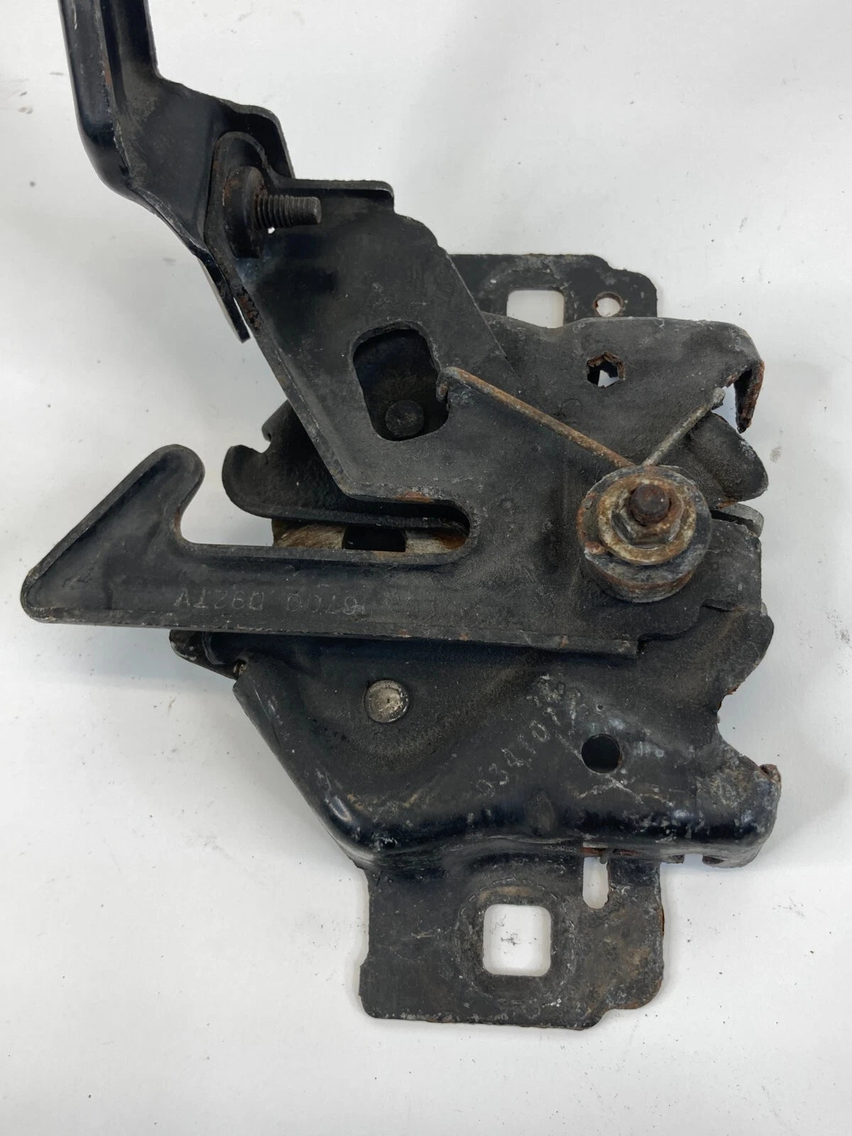 2008-2012 FORD ESCAPE FRONT HOOD LATCH LOCK RELEASE ACTUATOR 8L84-16A770 OEM