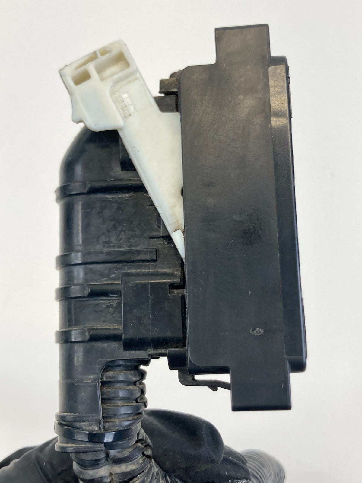 2016 2017 Honda Accord CVT 2.4L ABS Anti Lock Brake Module Connector Socket OEM