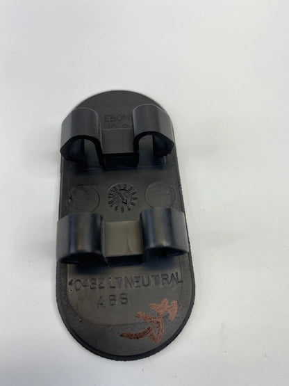 2006 CADILLAC SRX BASE FRONT RIGHT SIDE INNER DOOR PULL HANDLE SCREW COVER CAP