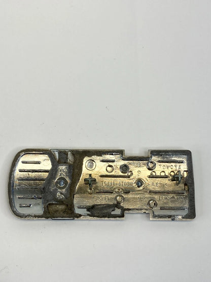 10-15 TOYOTA PRIUS REAR HATCH HYBRID SYNERGY DRIVE EMBLEM LOGO BADGE 75441-47030