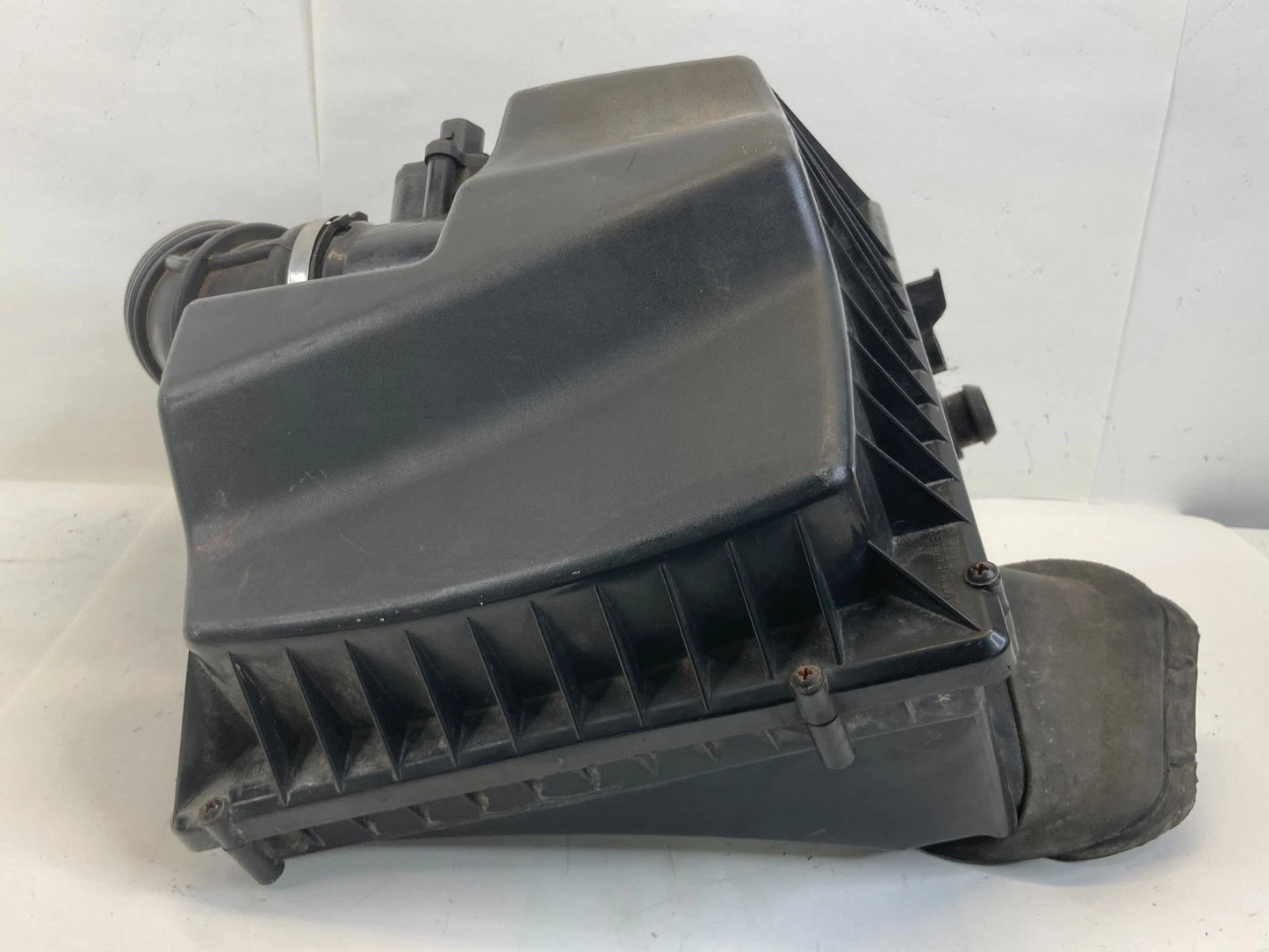 2011 2012 CHEVROLET CRUZE 1.8L AIR INTAKE CLEANER FILTER BOX HOUSING W/ HOSE OEM