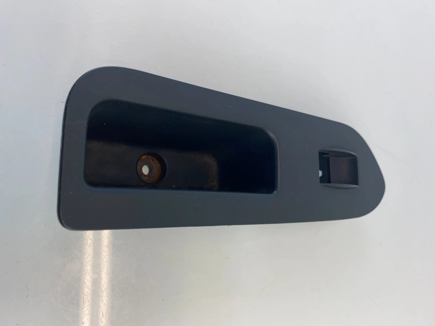 05-07 FORD FIVE HUNDRED REAR LEFT DOOR WINDOW SWITCH BEZEL TRIM 54G13-54266B17