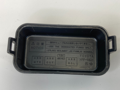 2002 2003 2004 Toyota Camry 3.0L A/T Engine Fuse Relay Box Cover Cap OEM